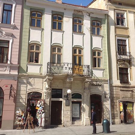 Apartments On Plocsha Rynok 40 Lviv Exterior photo